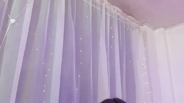 Pretty Johnson  online show from 11.18.25