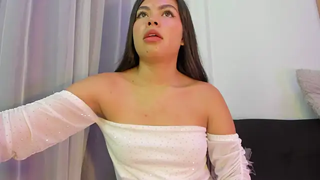 Pretty Johnson  online show from 02.19.26