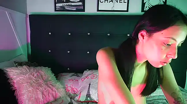 Taylor dolll online show from 03.18.25