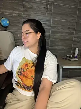 Saanvi21 online show from 09.30.25