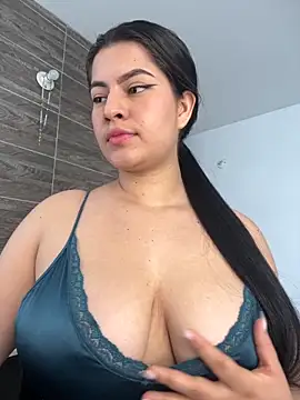 Saanvi21 online show from 10.24.25