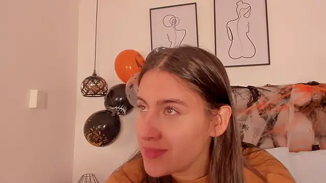 Hanna Evans   online show from 10.25.25