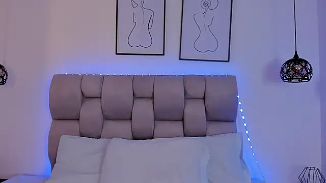 Hanna Evans   online show from 12.05.25