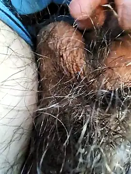 Snapshot of ikeike-kun chatting on 11.19.25 ikeike-kun online show from 11.19.25