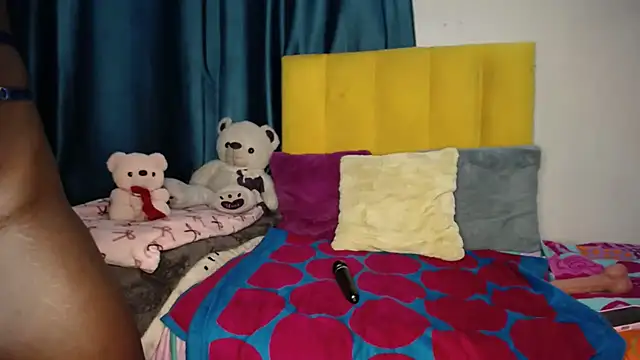 Snapshot of blackrose001 chatting on 10.23.25 blackrose001 online show from 10.23.25