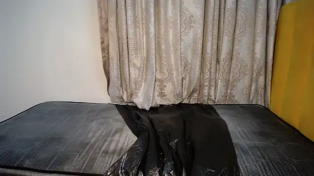 Snapshot of blackrose001 chatting on 01.18.26 blackrose001 online show from 01.18.26