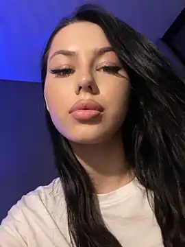 Leya Foxhall online show from 09.17.25