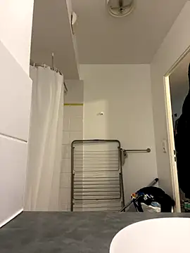 Snapshot of Renoirmonter chatting on 10.20.25 Renoirmonter online show from 10.20.25