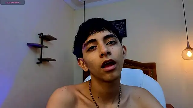 Snapshot of Matty_Sparkk chatting on 03.18.25 Matty Sparkk online show from 03.18.25