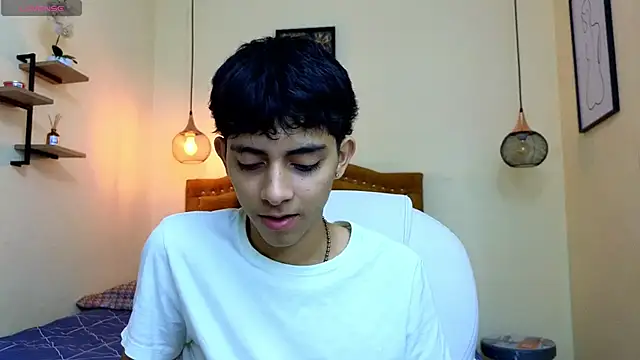 Snapshot of Matty_Sparkk chatting on 03.19.25 Matty Sparkk online show from 03.19.25