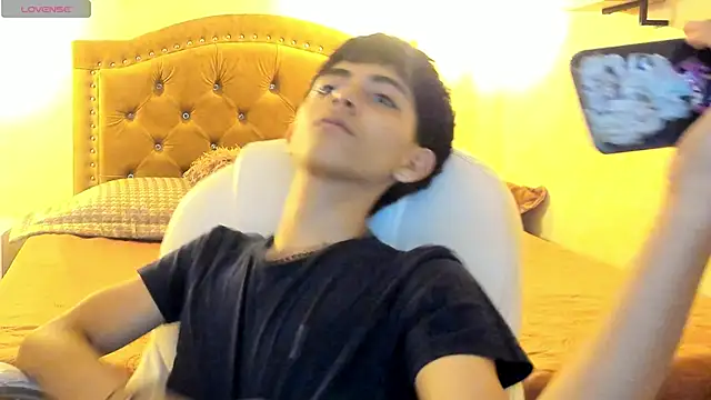 Snapshot of Matty_Sparkk chatting on 03.22.25 Matty Sparkk online show from 03.22.25