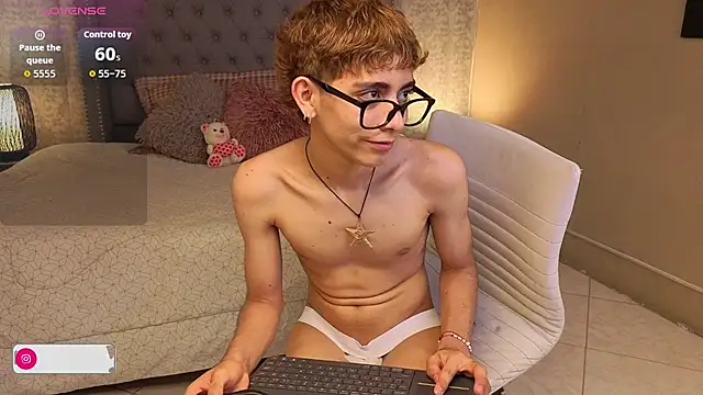 Snapshot of Matty_Sparkk chatting on 10.08.25 Matty Sparkk online show from 10.08.25