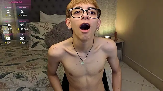 Snapshot of Matty_Sparkk chatting on 11.03.25 Matty Sparkk online show from 11.03.25