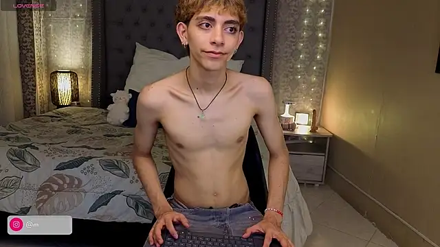 Snapshot of Matty_Sparkk chatting on 11.25.25 Matty Sparkk online show from 11.25.25