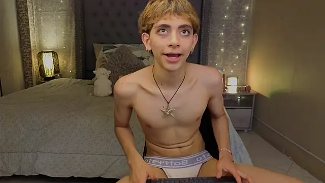 Snapshot of Matty_Sparkk chatting on 11.30.25 Matty Sparkk online show from 11.30.25