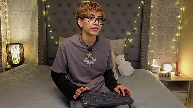 Snapshot of Matty_Sparkk chatting on 01.06.26 Matty Sparkk online show from 01.06.26