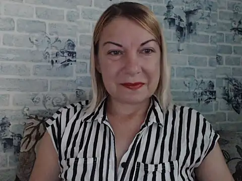 Snapshot of Lillia_Ray chatting on 09.09.25 Lillia Ray online show from 09.09.25