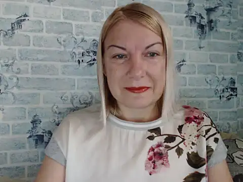 Snapshot of Lillia_Ray chatting on 09.20.25 Lillia Ray online show from 09.20.25