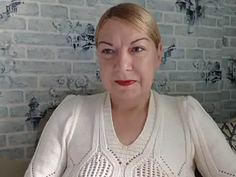 Snapshot of Lillia_Ray chatting on 10.11.25 Lillia Ray online show from 10.11.25