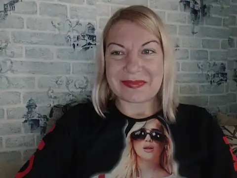 Snapshot of Lillia_Ray chatting on 11.09.25 Lillia Ray online show from 11.09.25