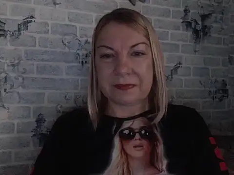 Snapshot of Lillia_Ray chatting on 11.29.25 Lillia Ray online show from 11.29.25