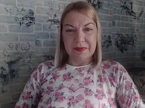 Snapshot of Lillia_Ray chatting on 12.21.25 Lillia Ray online show from 12.21.25