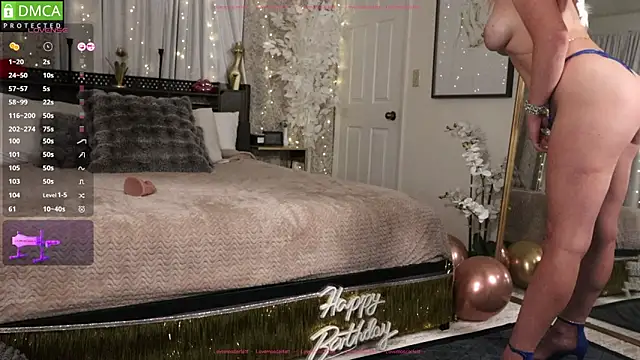 Snapshot of LoveMoScarlett chatting on 10.16.25 LoveMoScarlett online show from 10.16.25