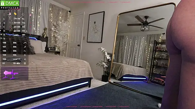 Snapshot of LoveMoScarlett chatting on 10.30.25 LoveMoScarlett online show from 10.30.25