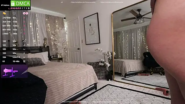 Snapshot of LoveMoScarlett chatting on 11.19.25 LoveMoScarlett online show from 11.19.25