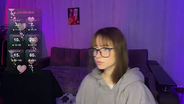 Snapshot of Romanhavesweetydick777 chatting on 11.21.25 Romanhavesweetydick777 online show from 11.21.25