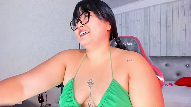 DianaGom online show from 12.19.25