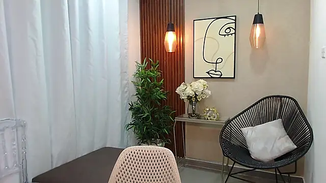 Coral Lise online show from 03.20.25