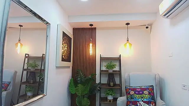 Coral Lise online show from 09.10.25