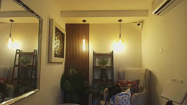 Coral Lise online show from 09.11.25