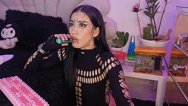 Snapshot of AnfisaLetyagho chatting on 10.11.25 AnfisaLetyagho online show from 10.11.25