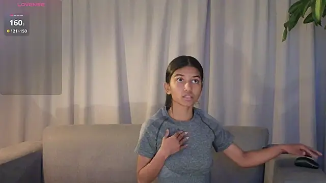 Snapshot of YuliethPetite chatting on 01.14.26 YuliethPetite online show from 01.14.26