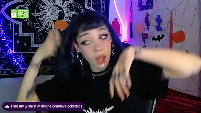 lovelockedlips online show from 10.31.25