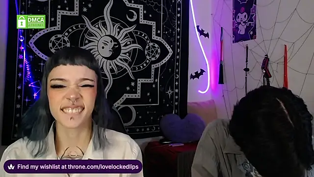 lovelockedlips online show from 11.21.25