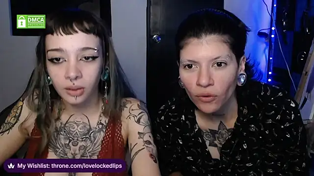 Snapshot of lovelockedlips chatting on 06.20.26 lovelockedlips online show from 06.20.26