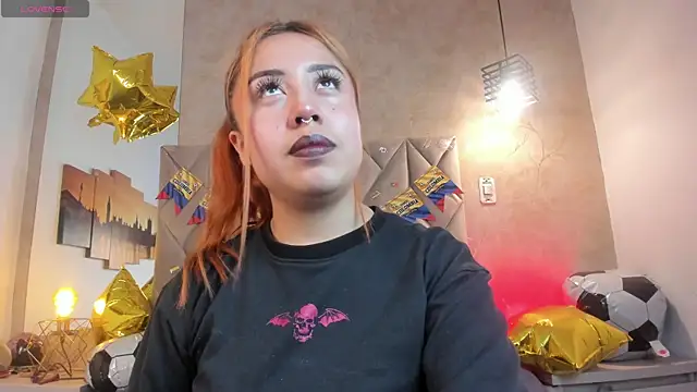 Snapshot of kailinmoonx chatting on 06.19.26 kailinmoonx online show from 06.19.26