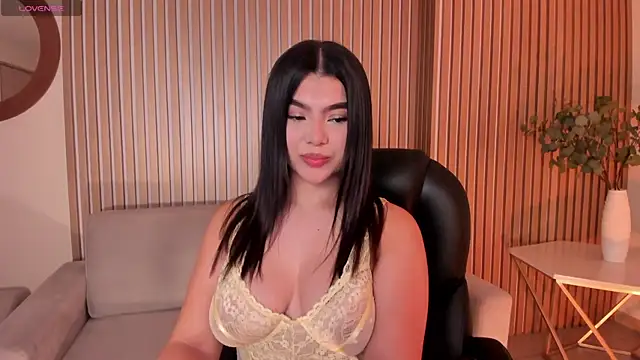 CandaseRussell online show from 11.17.25