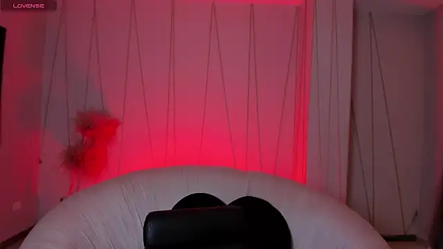 Snapshot of MaiaCollins chatting on 09.11.25 MaiaCollins online show from 09.11.25