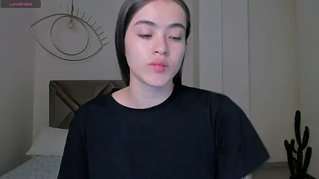 Snapshot of MaiaCollins chatting on 02.04.26 MaiaCollins online show from 02.04.26