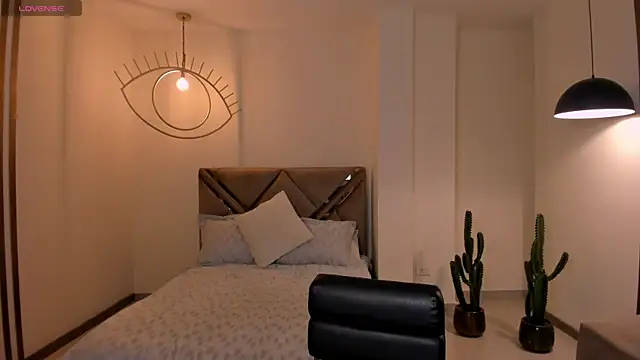 Snapshot of MaiaCollins chatting on 02.27.26 MaiaCollins online show from 02.27.26