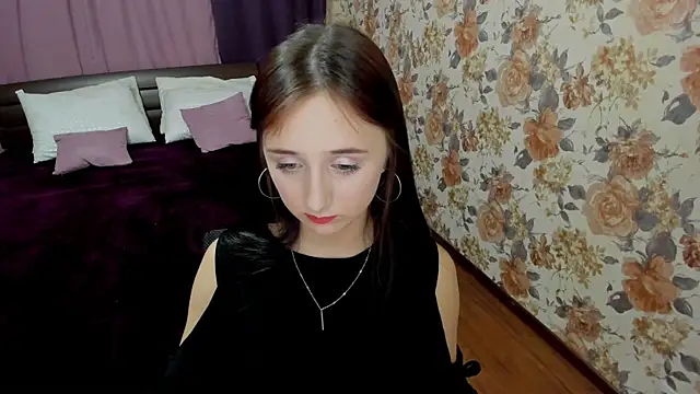 Snapshot of JulietMonli chatting on 09.14.25 JulietMonli online show from 09.14.25