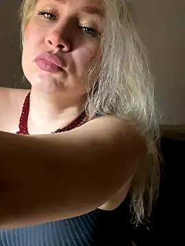 Nikusia online show from 12.04.25