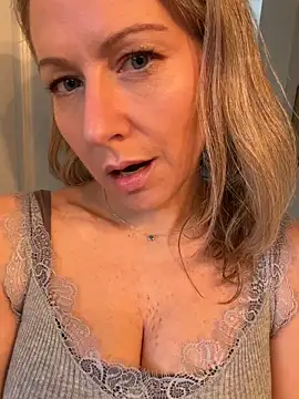 LittleMsMILF online show from 03.09.26