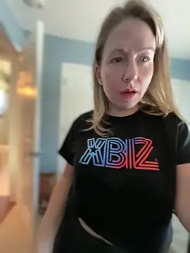 LittleMsMILF online show from 04.08.26