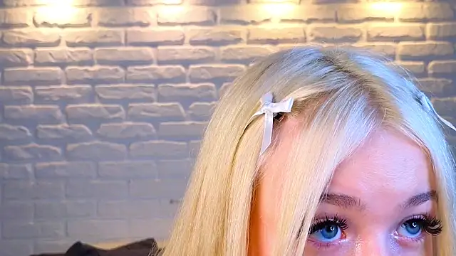 minigirl online show from 03.18.25