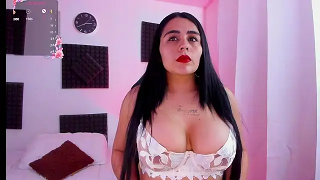 Snapshot of hannarusso chatting on 09.25.25 hannarusso online show from 09.25.25